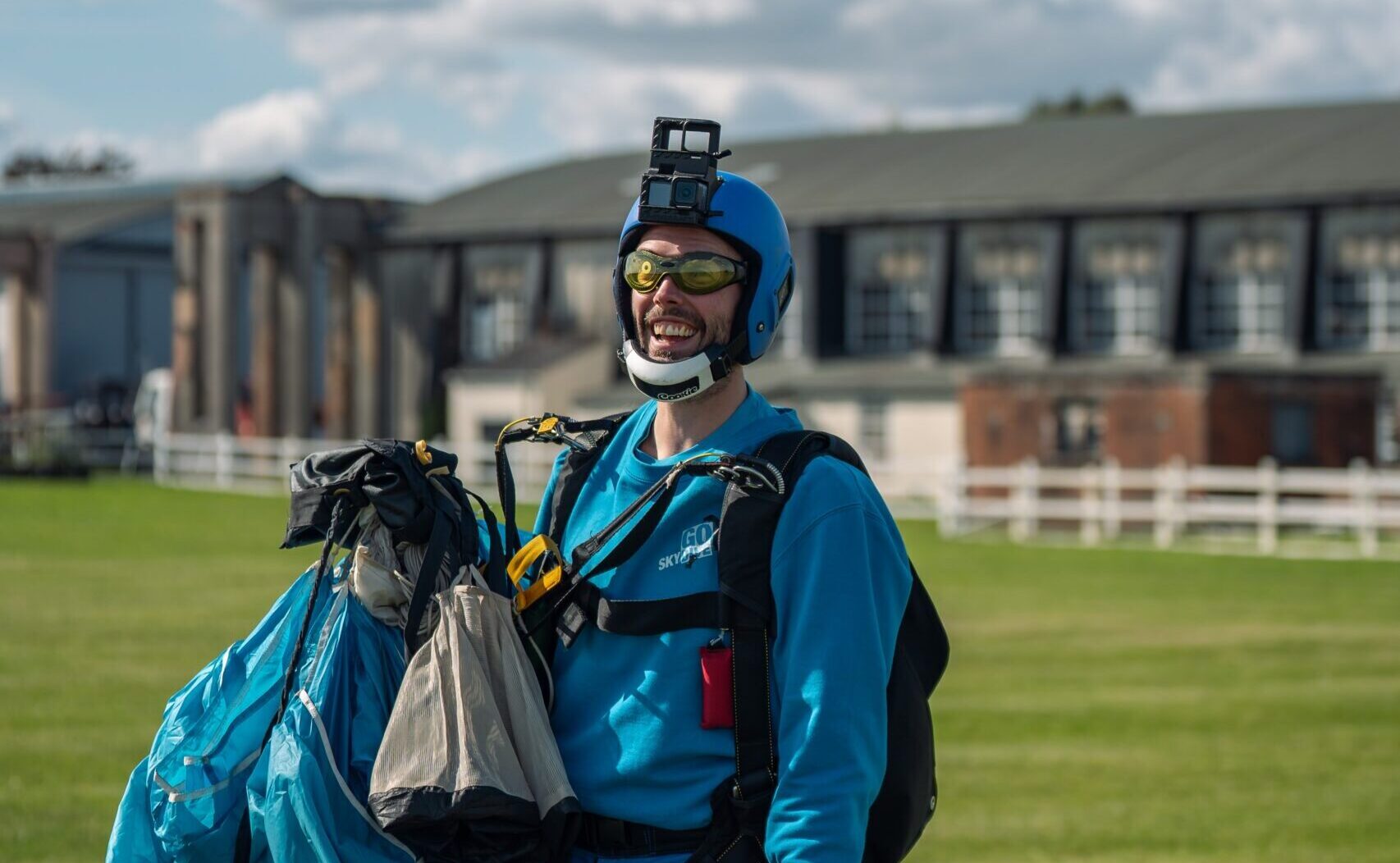 Camera Flyer skydiving